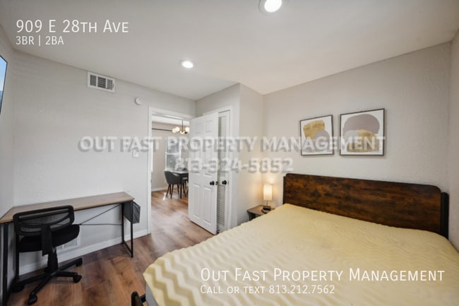 Building Photo - 909 E 28th Ave