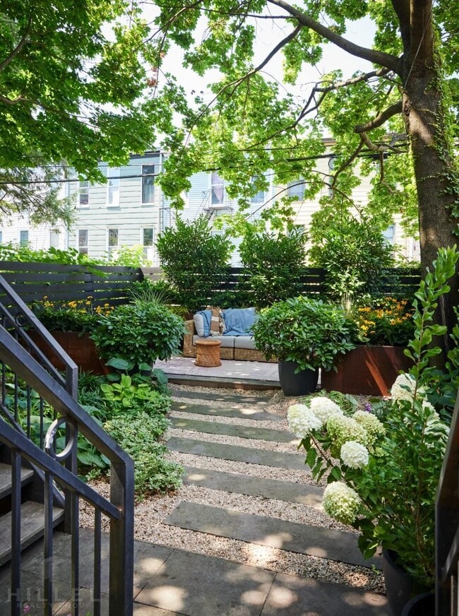 Building Photo - 2 bedroom in Brooklyn NY 11207