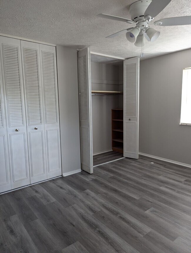 Building Photo - One bedroom upstairs apartment for rent