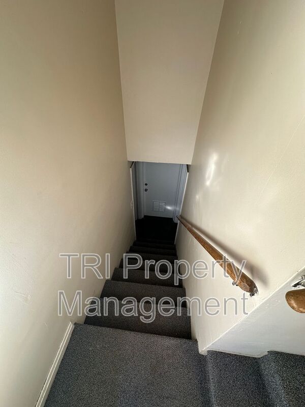 Building Photo - 1903 7th Ave