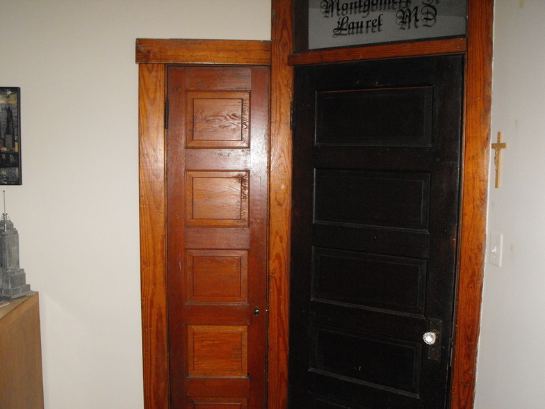 CLOSET in BEDROOM - 517 Montgomery St