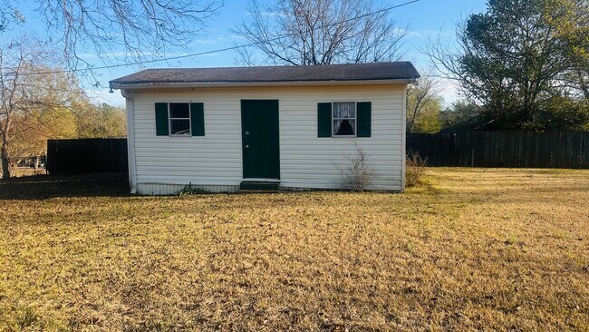 Building Photo - 108 E 21st St