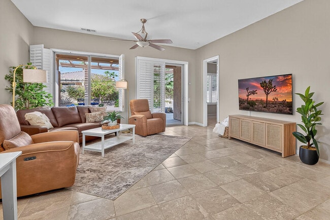 Building Photo - 40751 Calle Los Osos