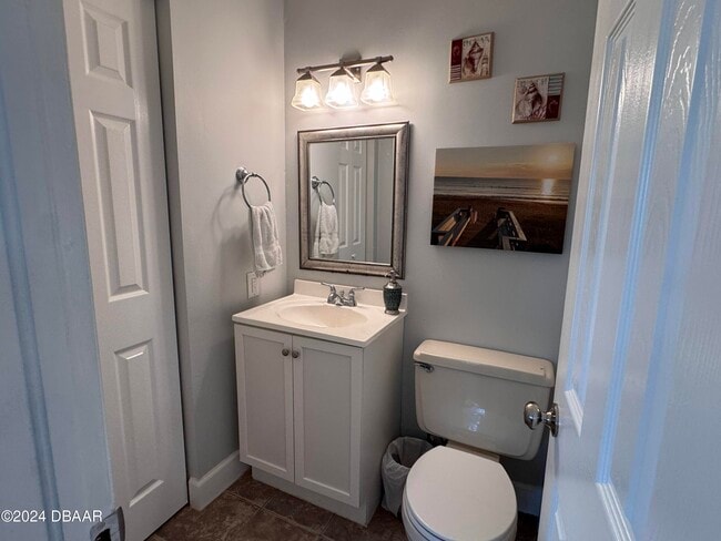 Building Photo - 24 Dolphin Ave