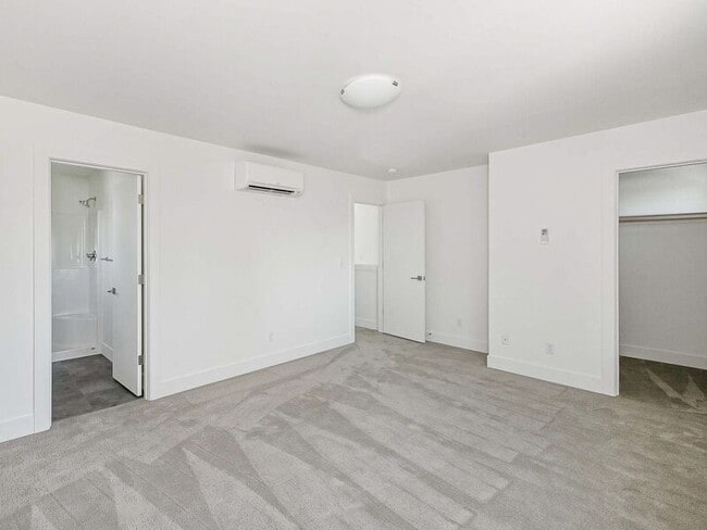 Building Photo - 3654 SE 67th Ave