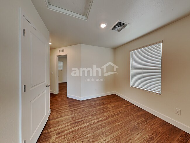 Building Photo - 661 W Bosal Dr