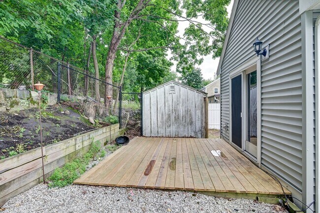 Building Photo - 30 Thayer Ave