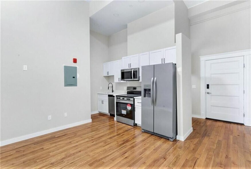 Building Photo - 72 Kendrick Ave