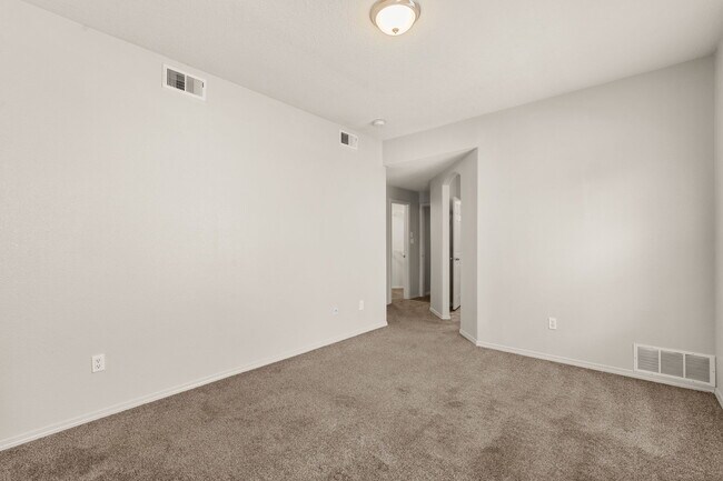 Building Photo - 8416 Magenta Rd NW