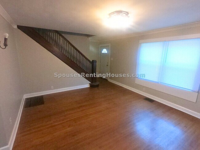 Building Photo - 377 S Emerson Ave