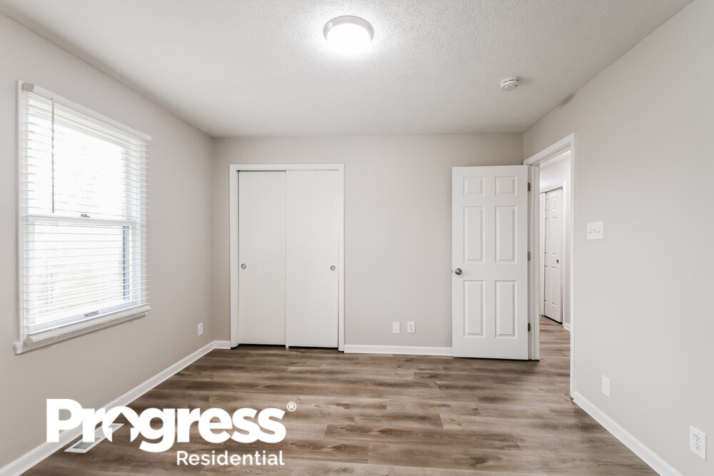 Building Photo - 10713 Creekside Woods Dr