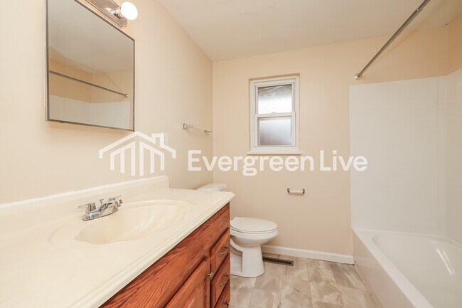 Building Photo - 6660 Celestine St