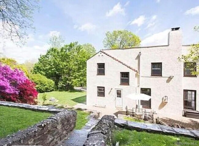 Building Photo - 63 Avondale Rd