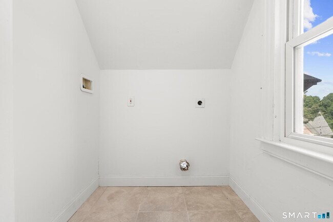 Building Photo - 132 Bunker Hill Ave