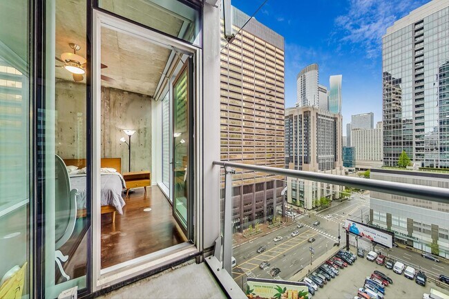 Building Photo - 600 N Fairbanks Ct