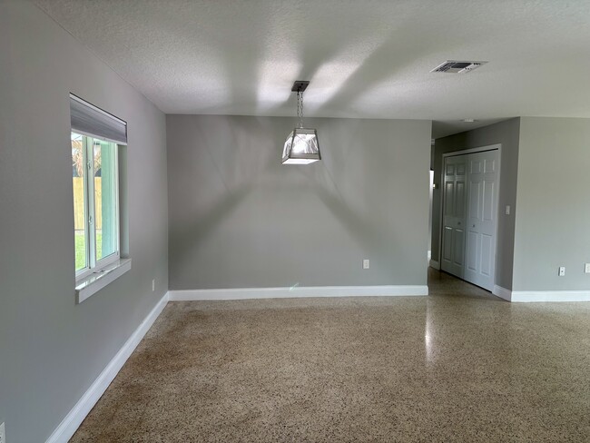 Building Photo - 2050 Neptune Rd