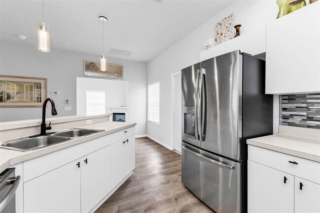 Building Photo - 1647 Red Oak Ln