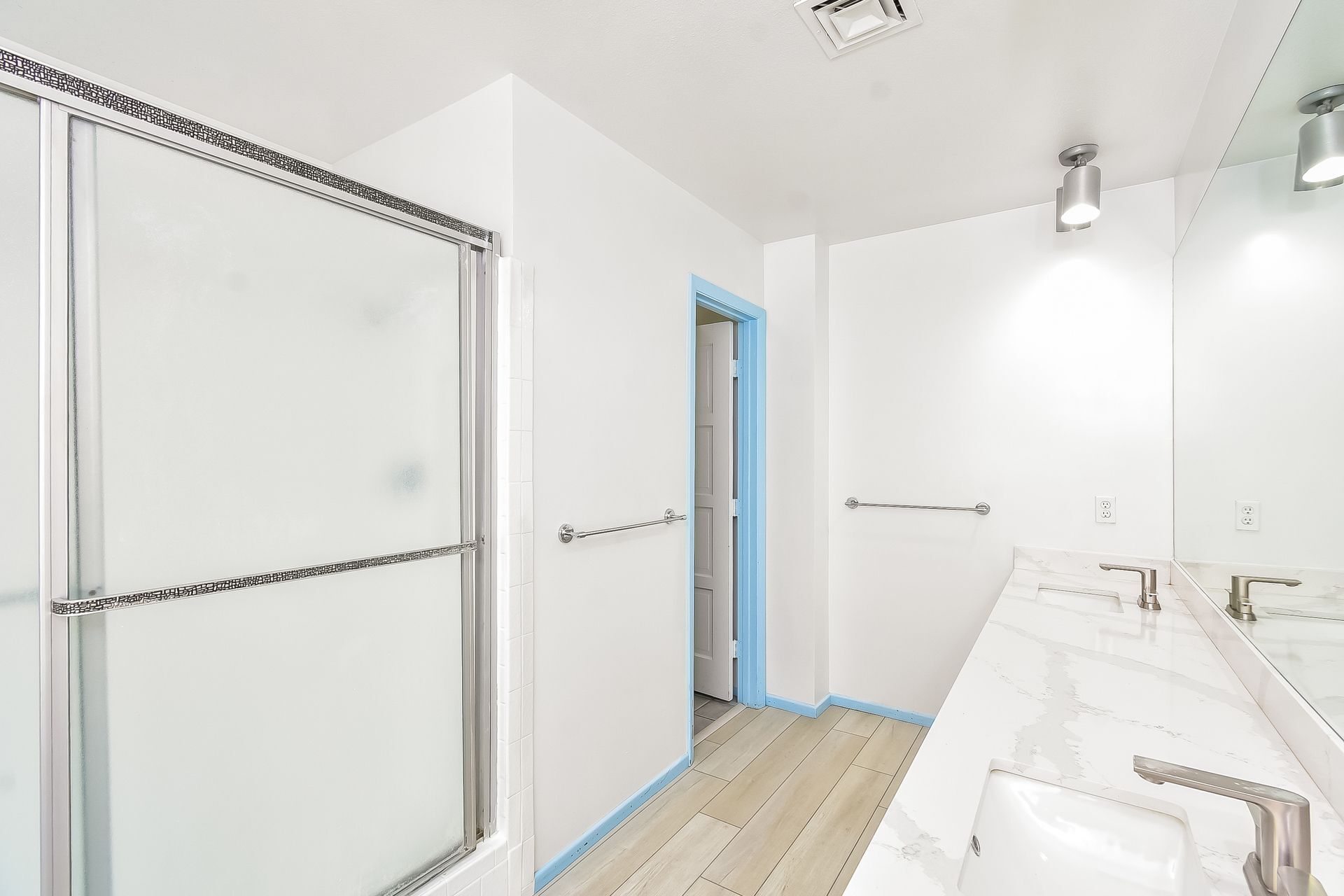 Building Photo - 2413 Plaza Del Grande