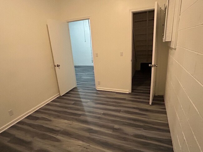 Building Photo - 4758 Trenton Dr