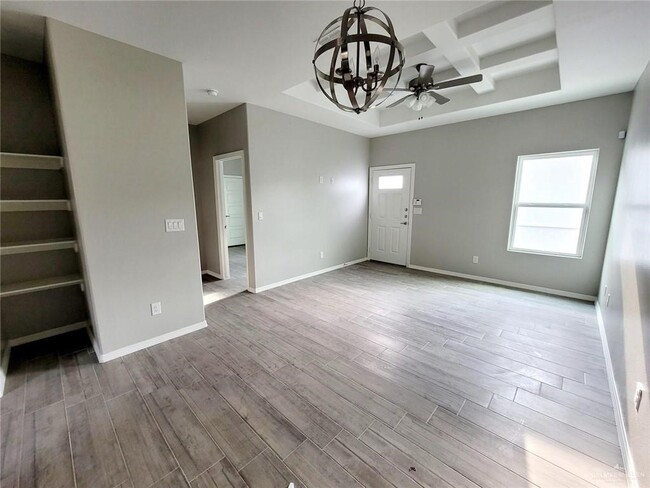 Building Photo - 15 Davenport St