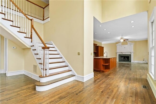 Building Photo - 430 W Wesley Rd NW