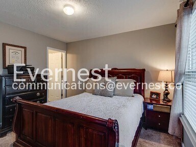 Building Photo - Special Offer: Sign an 8-10 month lease term and take advantage of a $500 move-in discount!/2-Bed...