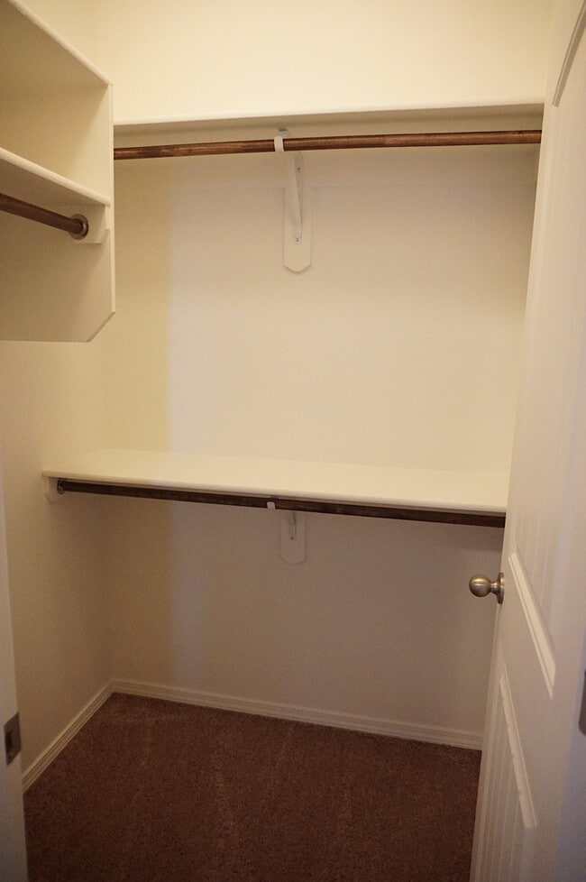 Building Photo - Spacious 4 bedroom Rio Rancho home in Enchanted Hills! Refrigerated air. Right off 550