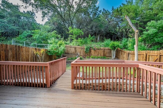 Building Photo - 6616 Mesa Hollow Dr