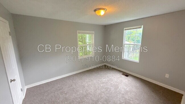 Building Photo - 1392 Kyle St