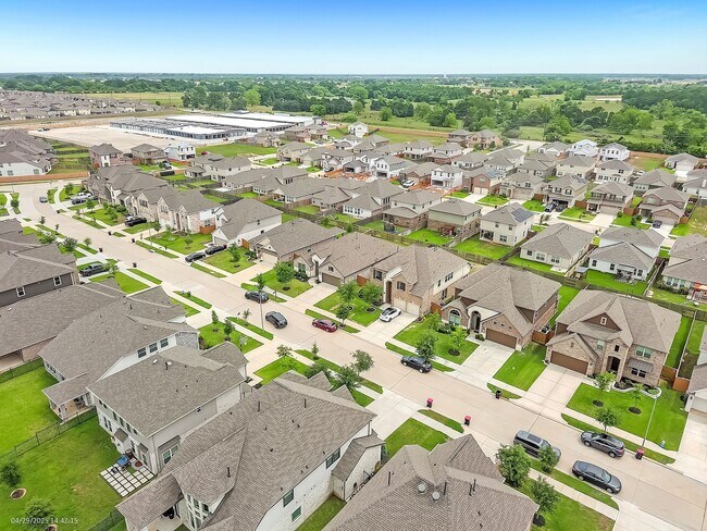 Building Photo - 32927 Franklin Brooks Dr