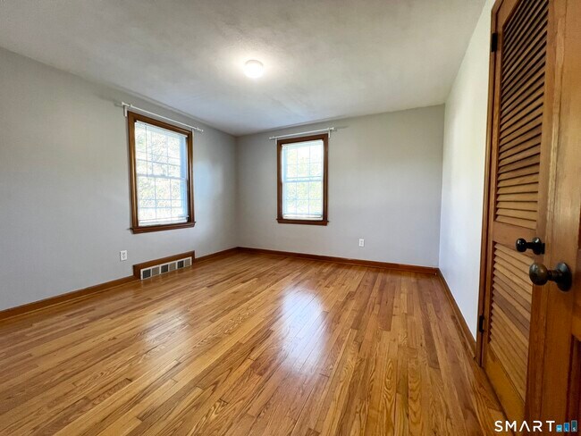 Building Photo - 609 Hunting Hill Ave