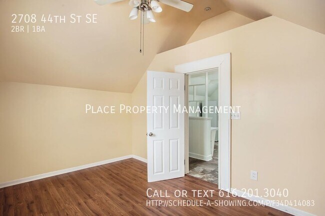 Building Photo - 2708 44th St Se - 2 Bed/1 Bath Upper Apart...