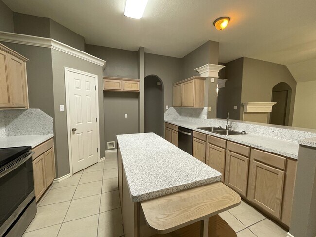 Building Photo - 6721 Dungeoness Dr