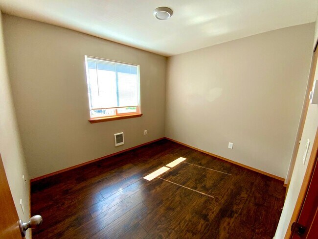 Building Photo - 3508 S 45th St