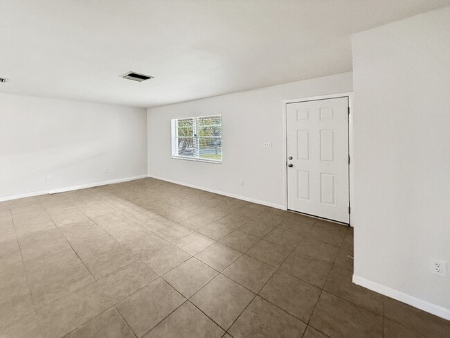 Building Photo - 6805 Mathers Ln