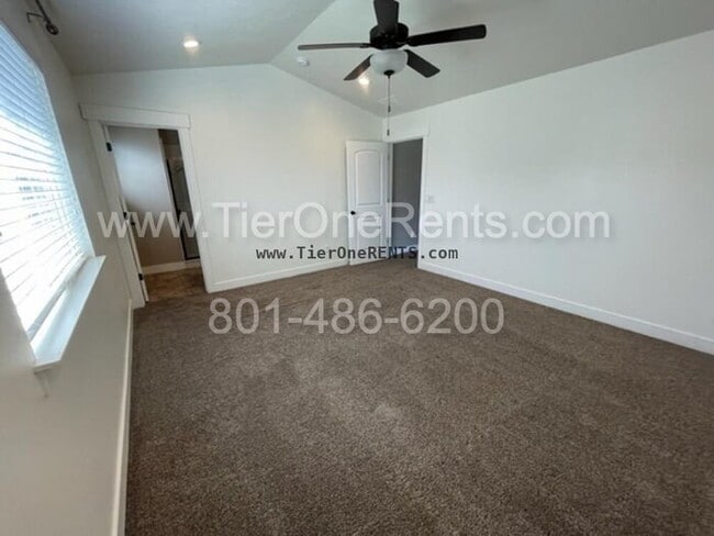 Building Photo - No deposit option for qualified renters