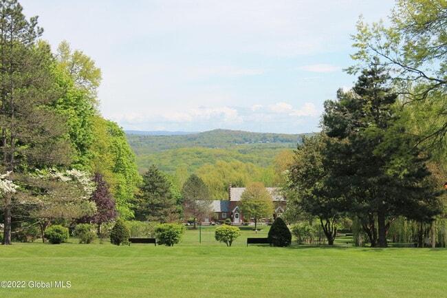 Building Photo - 195 Van Rensselaer Blvd