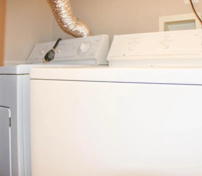 Building Photo - 16420 Ellipse Ter