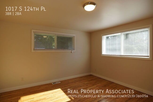 Building Photo - 1017 S 124th Pl