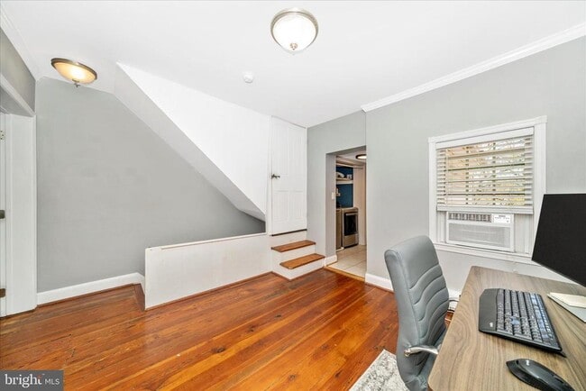 Building Photo - 313 N Market St