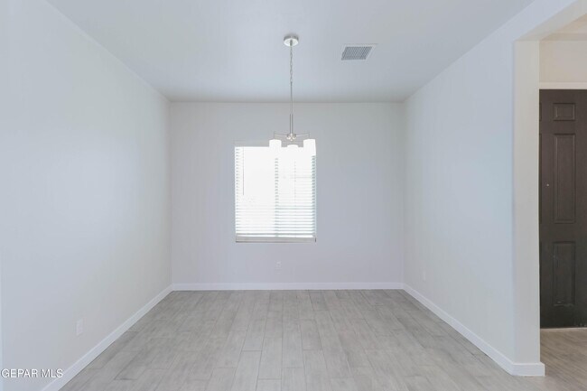 Building Photo - 12832 Haxby St