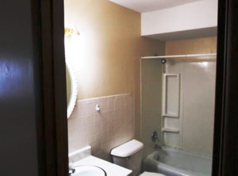 Building Photo - 107 W Shelbourne Dr