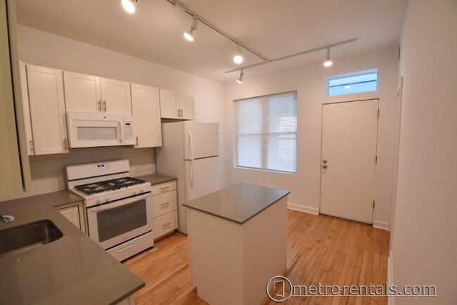 Kitchen - 1029 N Wood St