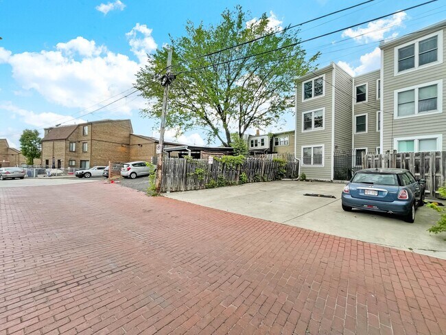 Building Photo - 1367 Florida Ave NE