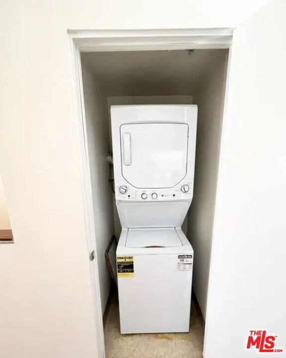 Building Photo - 2864 Sunset Pl