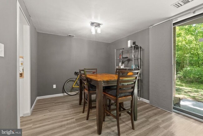 Building Photo - 3352 Huntley Sq Dr