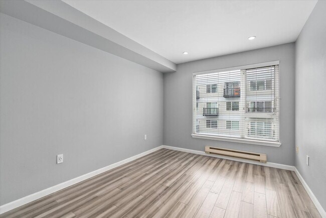 Building Photo - 12334 31st Ave NE