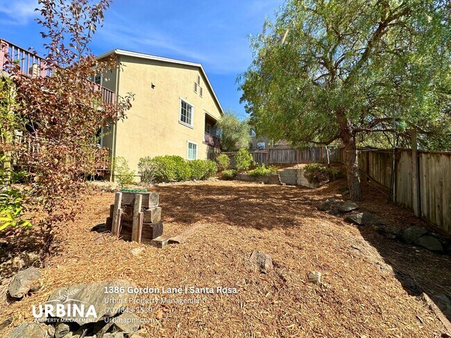 Building Photo - 1386 Gordon Ln