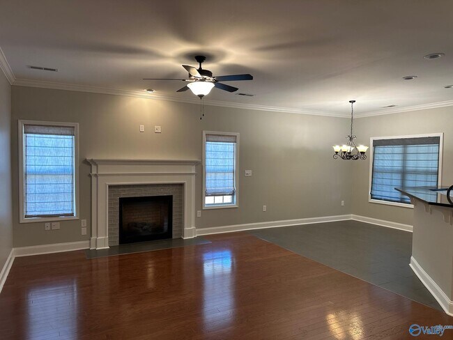 Building Photo - 110 Chelsea Park Row