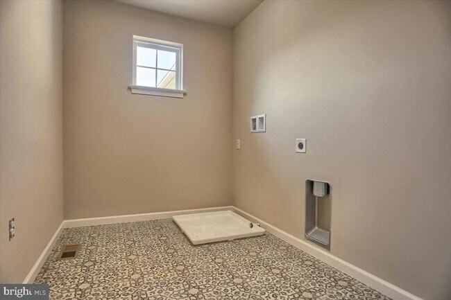 Building Photo - 1681 Haralson Dr